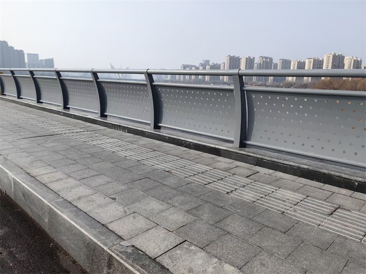 Design Factory Price Hot Selling Premium Decking Handrail Frameless Glass Aluminum Security Balustrades/Railing Tarrance Balcony